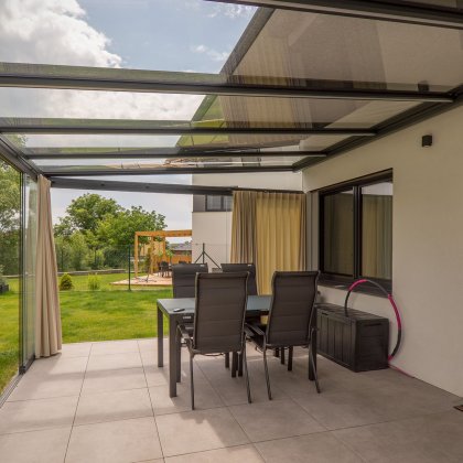 Obrázek č. 5 pro 'Prosklená pergola s látkovými závěsy'