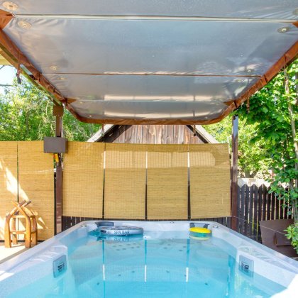 Obrázek č. 3 pro 'Pergola se zvedáním poklopu vířivky'